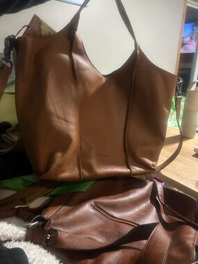Classic Leather Tote Bag in Cognac - Women's Everyday Shoulder Tote